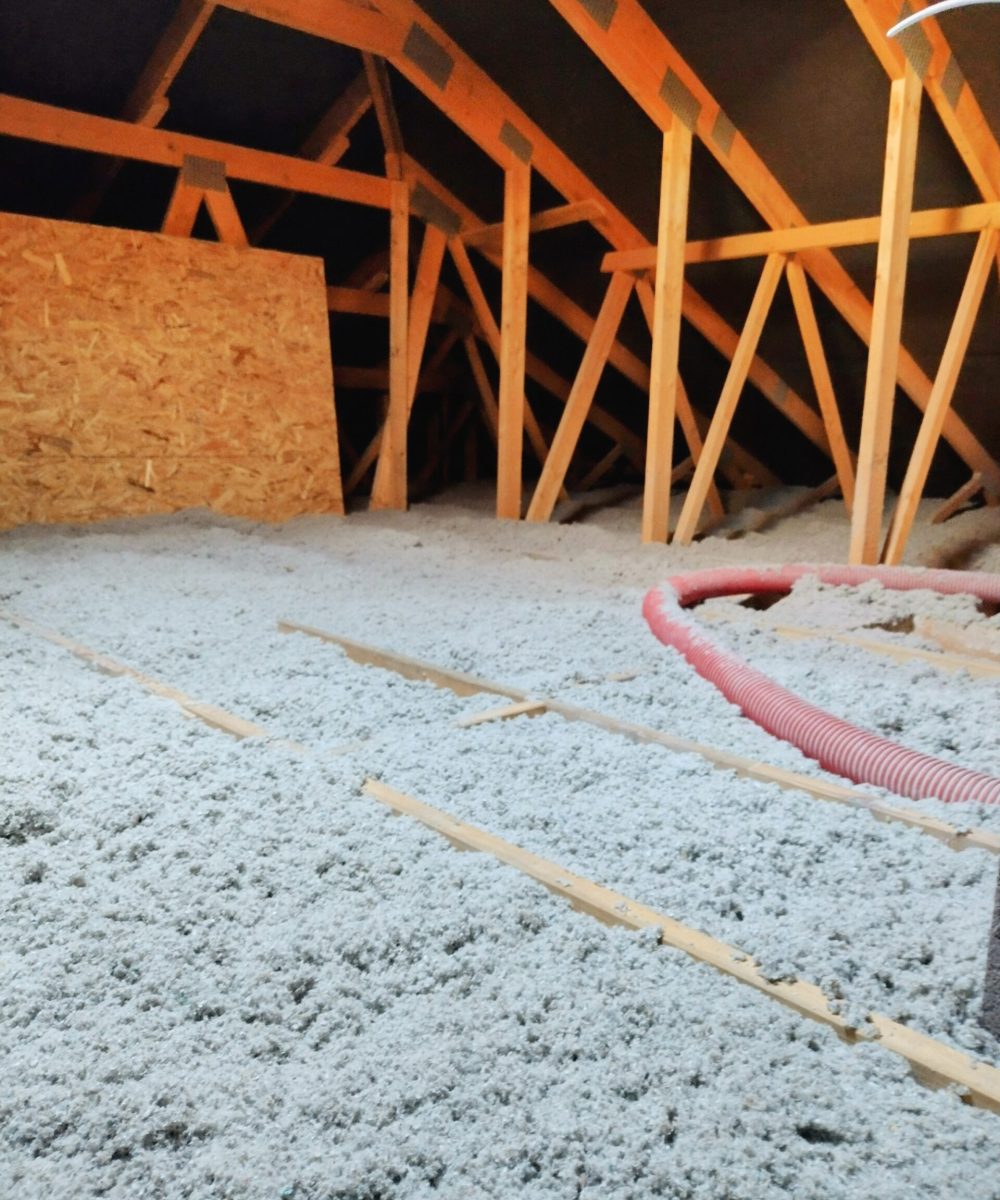 Ocieplanie poddaszy celulozą